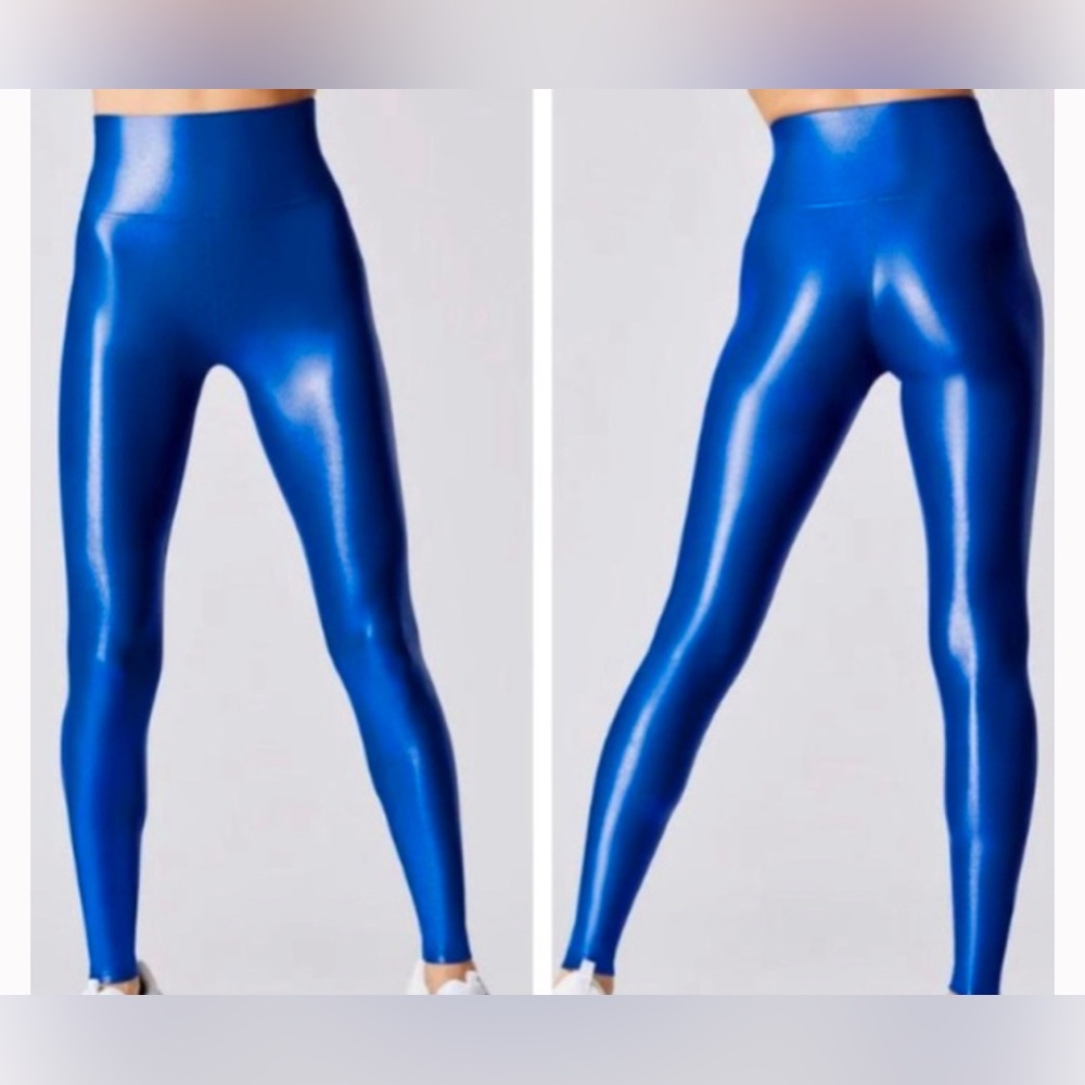 Carbon 38- vibrant Blue, size Small Sports bra and legging.  Selling as a set.